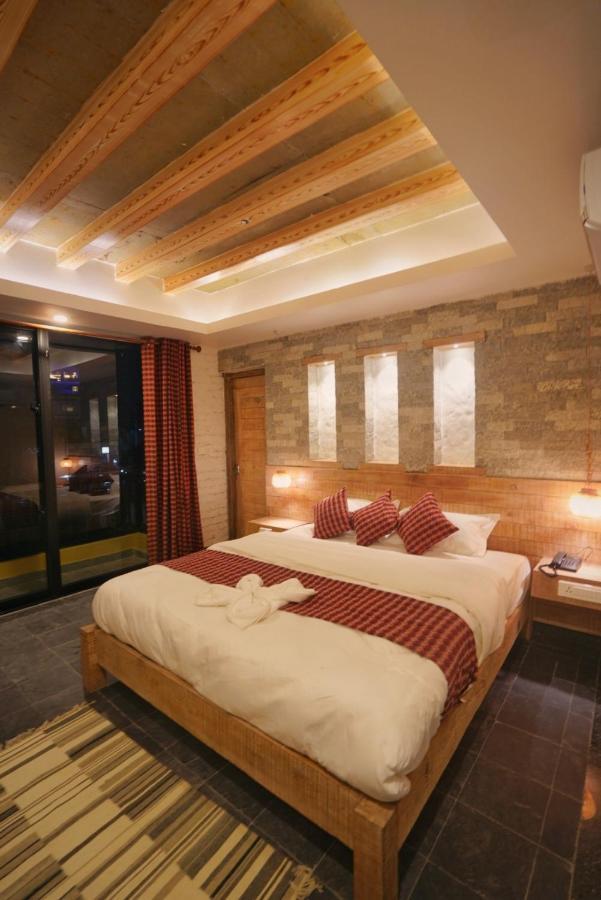 Hotel Mera Peak Private Limited Pokhara Buitenkant foto