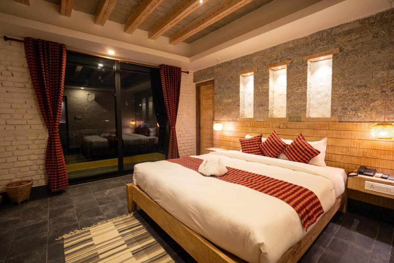 Hotel Mera Peak Private Limited Pokhara Buitenkant foto