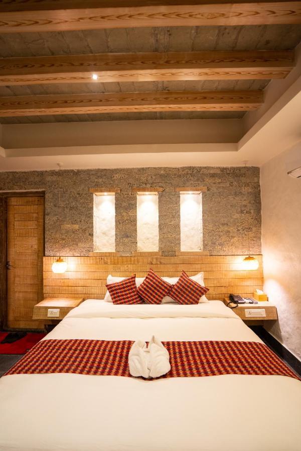 Hotel Mera Peak Private Limited Pokhara Buitenkant foto